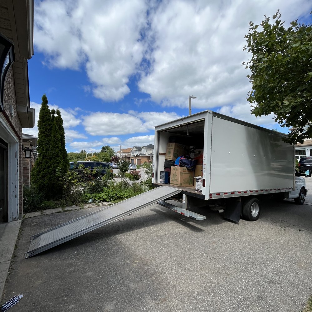 Moving Truck to Thunder Bay